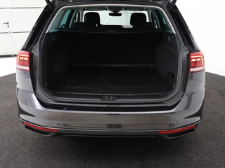 Volkswagen Passat Volkswagen Passat 2.0 TDI Business | Stoelverwarming |  Adaptive cruise | Camera | Carplay | Navigatie | Virtual Cockpit | Climate control | Full LED | Keyless - afbeelding nr 12