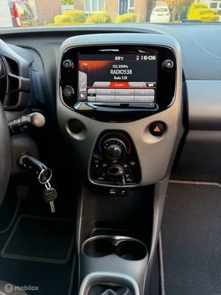Toyota Aygo Toyota Aygo 1.0 VVT-i x-clusiv - afbeelding nr 15