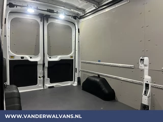 Ford Transit Ford Transit 2.0 TDCI 131pk L3H2 Euro6 Airco | Camera | Navigatie | Android Auto | Stoelverwarming Verwarmde voorruit, Cruisecontrol, Parkeersensoren, Elektrisch verstelbare bestuurdersstoel, Bijrijdersbank - afbeelding nr 15