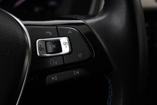 Volkswagen Passat Volkswagen Passat 1.4 TSI PHEV GTE | Head-Up | Stoelverwarming | 360 camera | Trekhaak | Keyless | Carplay | Dynamic Chassis Control | Full LED | Massage | Navigatie | Active Info Display - afbeelding nr 18