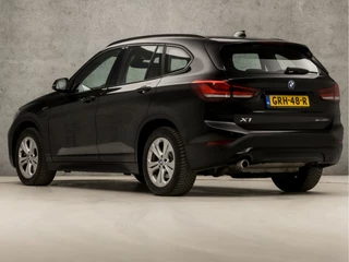 BMW X1 221Pk Automaat (GROOT NAVI, CLIMATE, ALCANTARA, ELEK ACHTERKLEP, SPORTSTOELEN, PARKEERSENSOREN, LED KOPLAMPEN, DAB+, NIEUWSTAAT) - afbeelding nr 3