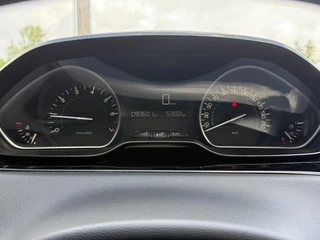 Peugeot 208 Peugeot 208 1.2 PureTech Signature Navi,Airco,Cruise,PDC,Trekhaak,Carplay,Elek ramen,N.A.P,Nieuwe APK bij Aflevering - afbeelding nr 18
