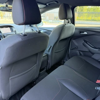 Ford Focus Ford Focus 1.0 ST-Line | PDC | Sport Uitvoering ! - afbeelding nr 11