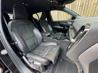 Volvo XC40 Volvo XC40 1.5 T5 Twin Engine R-Design Automaat | Achteruitrijcamera | LED verlichting | Trekhaak uitklapbaar | Stoelverwarming | Climate control | Cruise control adaptief | Dode hoek detectie | Getint glas | Parkeersensoren voor en achter - afbeelding nr 35