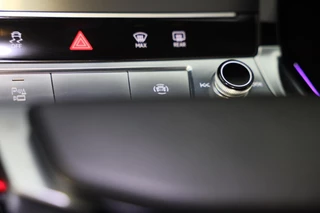 Audi e-tron Audi E-tron Sportback 55 Quattro S Line 95 kWh / Acc / Lane Assist / Elek Stoelen / 360 Camera / Sfeerverlichting / Open Panorama - afbeelding nr 25