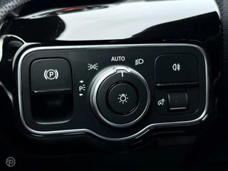 Mercedes-Benz A-Klasse Mercedes-Benz A-klasse 220 190 PK AMG Sfeerverlichting Widescreen Memory Camera 19