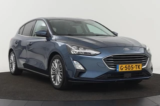 Ford Focus Ford Focus 1.0 EcoBoost Titanium | Stoel & stuurverwarming |  Trekhaak | Adaptive cruise | B&O Sound | Full LED | Camera | Side Assist | Carplay | Navigatie | Keyless - afbeelding nr 31