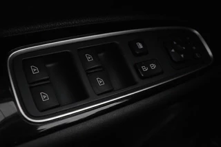 Mitsubishi Outlander Mitsubishi Outlander 2.4 PHEV Intense+ | Schuifdak | Leder | Stoel & stuurverwarming | 360 camera | Navigatie | Carplay | Full LED | Standkachel - afbeelding nr 33