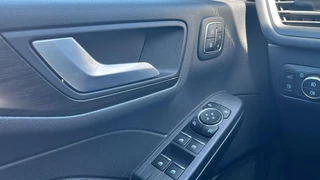 Ford Kuga Ford Kuga 2.5 PHEV Vignale 225pk | Driver Assistance Pack | Wegklapbare Trekhaak | Technology Pack | Winterpack | 20 Inch Lichtmetalen Velgen | Verlengde Fabrieksgarantie tot 06-2028 - afbeelding nr 32