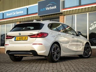 BMW 1 Serie | Live Cockpit Prof. | Sportstoelen | Adaptive LED | Apple Carplay/Android Auto wireless | 17