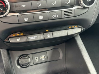 Hyundai i20 Hyundai i20 1.0 T-GDI 120pk Premium | Navi | Camera | 16'' | Stoel+stuurverw. - afbeelding nr 24