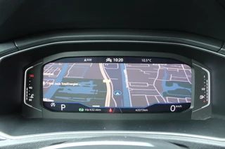 Volkswagen T-Roc Clima Cruise Navi Carplay Camera 17