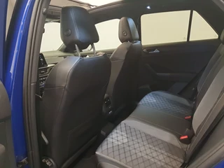 Volkswagen T-Roc Volkswagen T-Roc 1.5 TSI 150pk DSG/AUT R-Line Panoramadak, Camera, Black Style - afbeelding nr 25