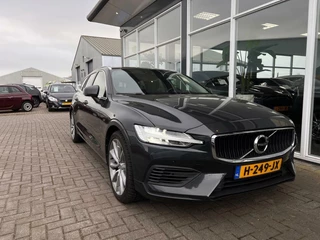 Volvo V60 Volvo V60 2.0 T6 Twin Engine AWD Momentum Pro | 340 PK | Stoelverwarming | Cruise Control | Achteruitrijcamera | Apple Carplay | Navi | Botspreventie | - afbeelding nr 28