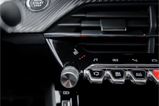 Peugeot 208 Peugeot 208 1.2 PureTech GT-Line 130PK Automaat CarPlay Camera 17