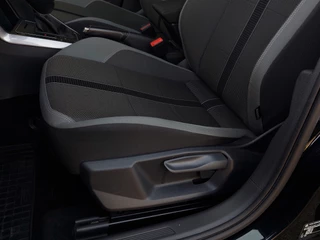 Volkswagen Polo 1.0 TSI 116pk DSG Highline 5-Deurs | Apple Carplay + Android Auto | Clima | Adap. Cruise | Stoelverwarming | Sfeerverlichting | Licht+Regensensor | Pdc V+A | Privacy Glass | 16''lm - afbeelding nr 25