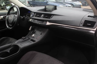 Lexus CT Lexus CT 200h 25th Edition / Camera / Schuifdak / Alcantara / Navigatie / 16'' / Getint glas / Stoelverwarming / Cruise Control - afbeelding nr 13