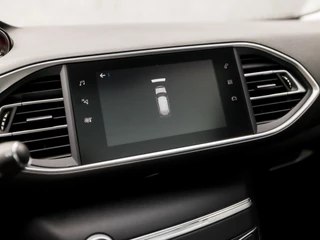Peugeot 308 Peugeot 308 SW 1.2 PureTech Sport (PANORAMADAK, APPLE CARPLAY, GROOT NAVI, ADAPTIVE CRUISE, PARKEERSENSOREN, SPORTSTOELEN, GETINT GLAS, CRUISE, DAB+, NIEUWSTAAT) - afbeelding nr 27