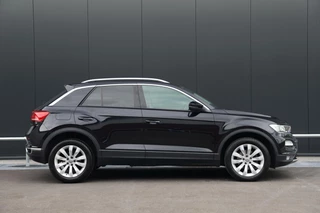 Volkswagen T-Roc Volkswagen T-Roc 1.0 TSI Style Business Navi Clima CarPlay  ACC Getint glas 17-Inch Nl-Auto NAP! - afbeelding nr 17