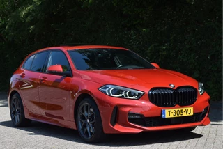 BMW 1 Serie BMW 1 Serie 120i M-Sport | NL-Auto | Nieuw € 60.000,- | Headup | Open dak | Camera | Elekt.stoelen | Carplay | Full LED - afbeelding nr 5