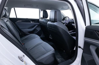 Volkswagen Passat Volkswagen Passat Variant 1.5 eTSI Business Automaat | Trekhaak | Full LED | CAMERA *2e Pinksterdag OPEN v.a 11u tot 17u* - afbeelding nr 7