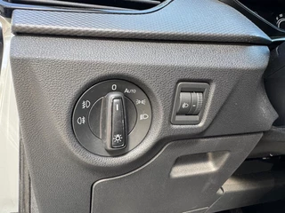 Škoda Scala Airco/Lichtmetalen velgen/Cruise control - afbeelding nr 17