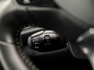 Peugeot 308 Automaat (PANORAMADAK, NAVIGATIE, LED KOPLAMPEN, CLIMATE, SPORTSTOELEN, GETINT GLAS, PARKEERSENSOREN, NIEUWE APK, NIEUWSTAAT) - afbeelding nr 21