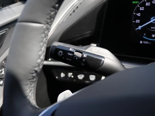 Kia Niro Kia Niro 1.6 GDi HEV ExecutiveLine I Schuifdak I Leder I HarmanKardon - afbeelding nr 27