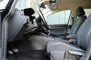 Volkswagen Golf Volkswagen Golf 1.0 TSI Life Business Rijklaarprijs-Garantie Navigatie led Airco Apple carplay Sfeer verlichting - afbeelding nr 11