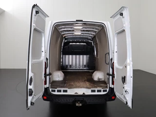 Renault Master Renault Master 2.3DCi 165PK L4H2 Dubbellucht | Navigatie | Camera | 3500Kg Trekhaak | Betimmering | 3-Persoons - afbeelding nr 4