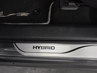 Toyota RAV4 Toyota RAV4 2.5 Hybrid First Edition | Parkeersensoren V+A | Stoelverwarming - afbeelding nr 32