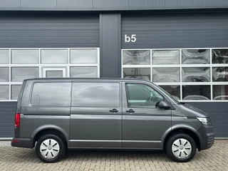 Volkswagen Transporter Volkswagen Transporter 2.0 TDI 150PK Automaat L1H1 T6.1 GB / Dealeronderhouden / Navi / Trekhaak / Airco - afbeelding nr 2