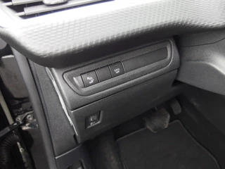 Peugeot 2008 AUTOMAAT / D-RIEM VV / CARPLAY / NAVI / AIRCO / PDC / BLUETOOTH / CRUISE / NL-AUTO - afbeelding nr 25