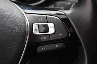 Volkswagen Touran Volkswagen Touran 1.5 TSI DSG Highline 7p | Navigatie | Apple Carplay/Android Auto | Parkeersensoren | Adaptive Cruise Control | Stoel-en stuurverwarming | Elektrische achterklep | Getinte ramen | Climatronic - afbeelding nr 18