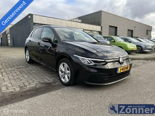 Volkswagen Golf Volkswagen Golf 1.5 eTSI R-Line - afbeelding nr 1