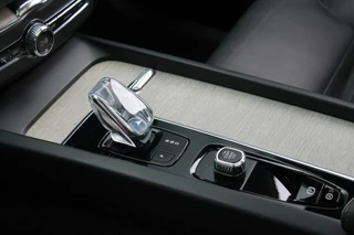 Volvo XC60 Volvo XC60 T6 Recharge AWD Ultimate Bright | Longe Range | Parkeercamera | Panoramadak | Trekhaak | HUD | Leder | Stoelverwarming | Keyless - afbeelding nr 34