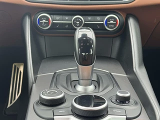 Alfa Romeo Giulia Alfa Romeo Giulia 2.0T Q4 Veloce, 19 inch, Performance!! - afbeelding nr 15