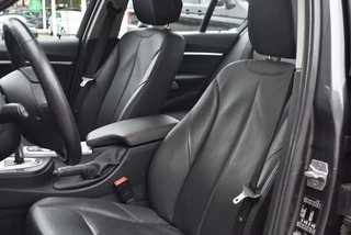 BMW 3 Serie BMW 3 Serie 330E HIGH EXEC. / SCHUIF KANTELDAK / STOELVERWARMING / LEDERE BEKLEDING - afbeelding nr 9