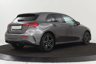 Mercedes-Benz A-Klasse Mercedes-Benz A-klasse 250e AMG Night | Carplay | Stoelverwarming |  Camera | Sfeerverlichting | Navigatie | Widescreen | Park Assist | Leder/Alcantara - afbeelding nr 33