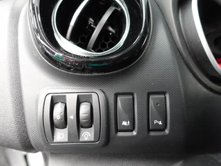 Renault Trafic Renault Trafic Passenger 2.0 dCi 120 L2H1 9 Persoons Airco Bluetooth  Led  Parkeersensoren - afbeelding nr 10