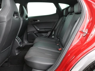 CUPRA Formentor CUPRA Formentor 1.4 e-Hybrid VZ | 245pk | Stuurverwarming | Adaptive cruise | Camera | Navigatie | Keyless | Full LED | Sportstoelen | PHEV - afbeelding nr 6