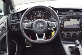 Volkswagen Golf Volkswagen Golf GTI 2.0 TSI 230pk PERFORMANCE Panodak/Dynaudio/Camera/Trekhaak afnb - afbeelding nr 35