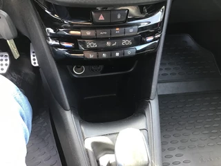 Peugeot 208 - afbeelding nr 13