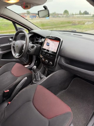 Renault Clio Renault Clio Estate 0.9 TCe Night&Day Airco Dakkoffer Scherm - afbeelding nr 16