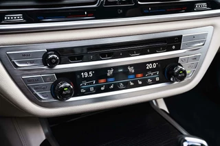BMW 7 Serie BMW 7-serie 750i xDrive M Sport B&W Massage 360c 21'' Laser - afbeelding nr 39
