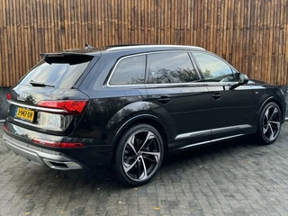 Audi Q7 Audi Q7 55 TFSI e quattro Pro Line S | Panoramadak | Camera rondomzicht | LED verlichting | Keyless pakket | Leer/alcantara bekleding | Voorstoelen verwarmd | 22 inch SQ7 velgen | Getint glas | Dodehoekdetectie - afbeelding nr 2