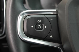 Volvo XC40 Volvo XC40 T3 Momentum Business | Parkeercamera | Stoelverwarming | Trekhaak | Pilot Assist | Keyless - afbeelding nr 28