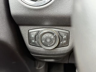 Ford Tourneo Courier Ford Tourneo Courier 1.0 Titanium - Panther Black - Navigatie/LMV/Clima - afbeelding nr 27