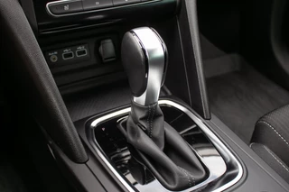 Renault Megane E-Tech Renault Megane E-Tech 1.6 Plug-In Hybrid 160 Zen - All-in rijkrprs | Navi | Carplay | Cruise | Stoelverw. - afbeelding nr 22