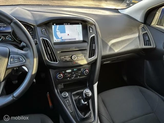 Ford Focus Ford Focus Wagon 1.0 Lease Edition Navi Trekhk Clima PDC NAP - afbeelding nr 33